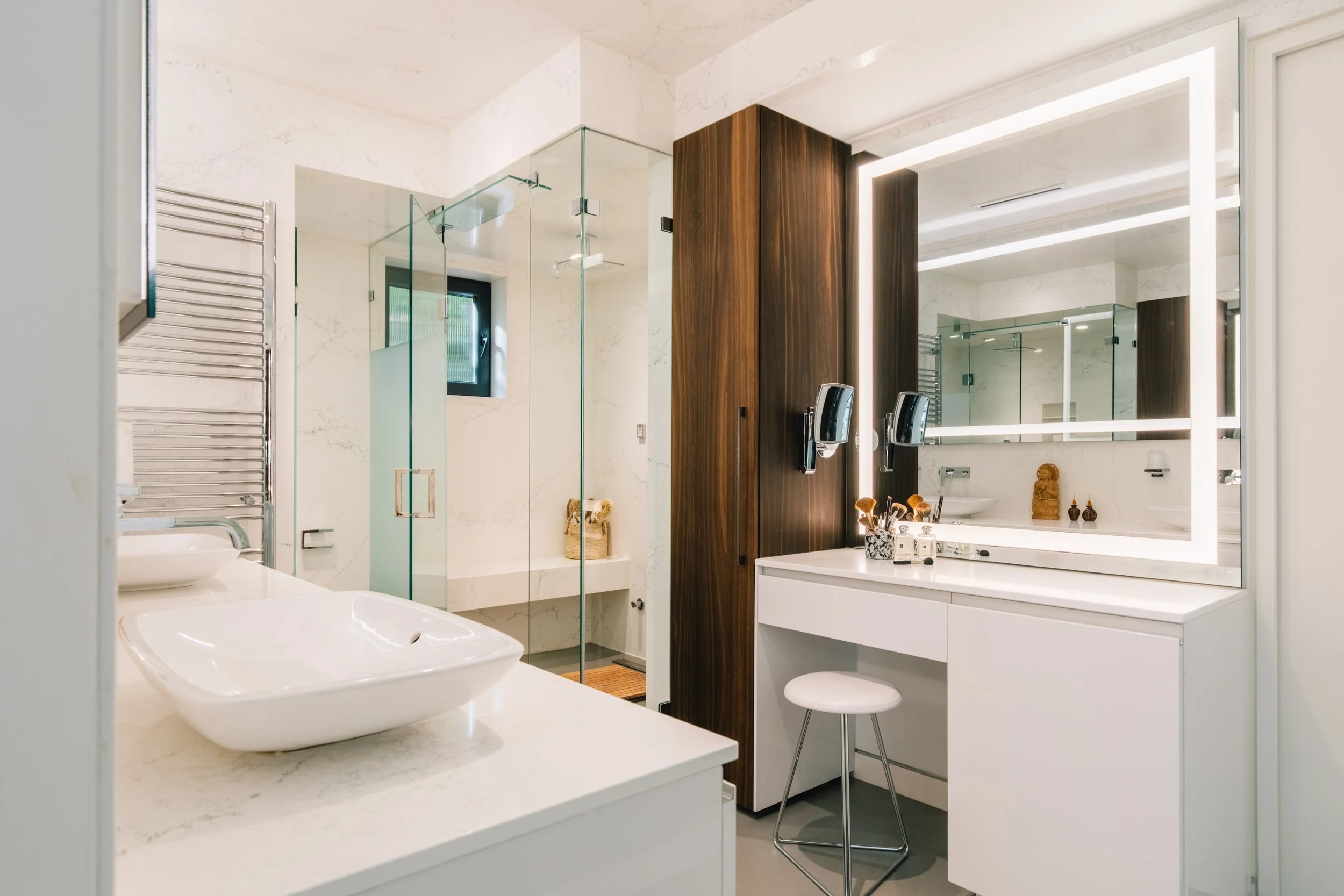 West Coast Modern Home — 10